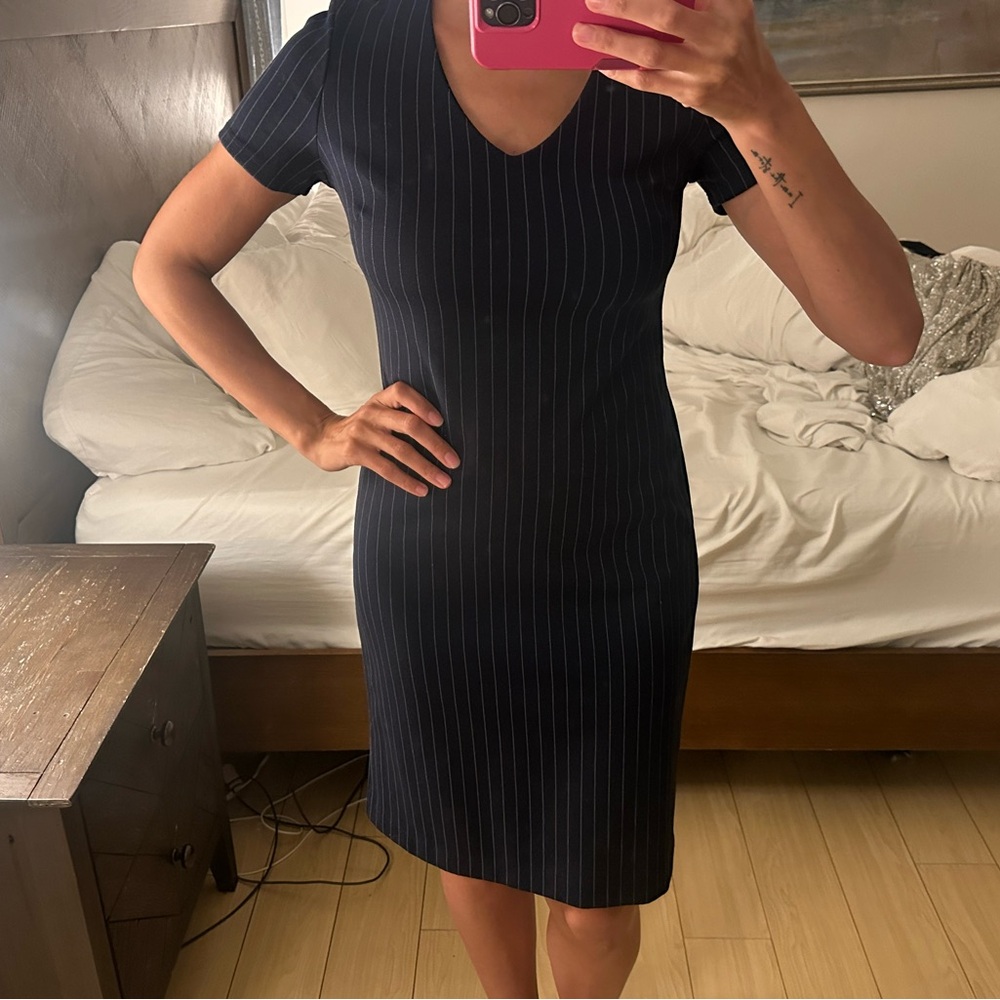 Elegant Banana Republic, navy blue Pinstripe Dress
